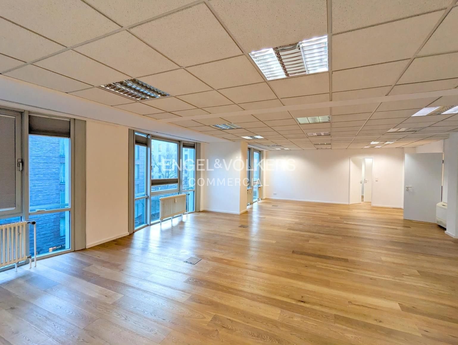 Büro-/Praxisfläche zur Miete 26 € 266 m²<br/>Bürofläche ab 266 m²<br/>Teilbarkeit Charlottenburg Berlin 10623