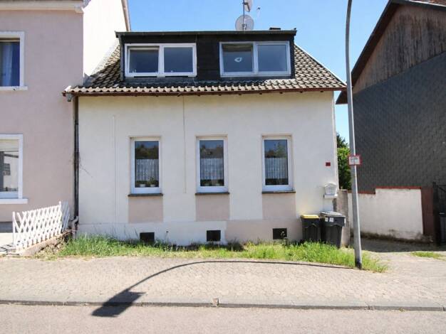 Einfamilienhaus zum Kauf 230.000 € 7 Zimmer 148,1 m² 534,1 m² Grundstück Burbach Saarbrücken 66115