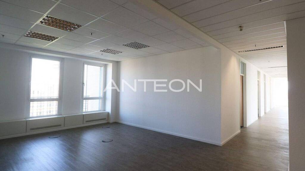 Bürofläche zur Miete 14,75 € 699,6 m² Bürofläche teilbar ab 328,5 m² Niederkasseler Lohweg 175-179 Lörick Düsseldorf 40547