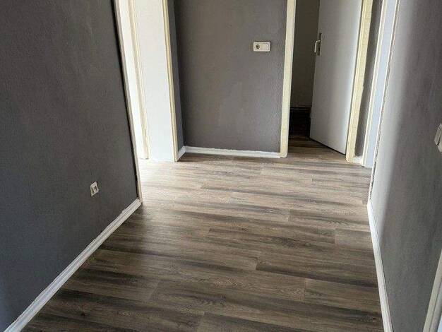 Wohnung zur Miete 350 € 2,5 Zimmer 60,1 m² 1. Geschoss Hötensleben 39393