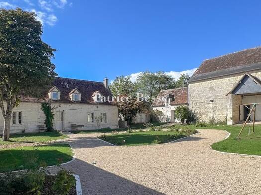 Bauernhaus zum Kauf 851.000 € 10 Zimmer 295 m² 91.468 m² Grundstück Sainte-Maure-de-Touraine 37800