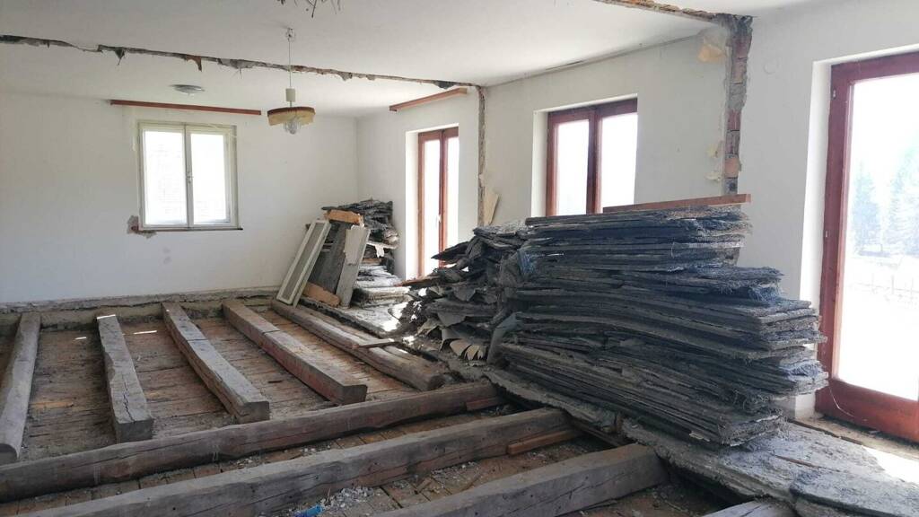 Einfamilienhaus zum Kauf 340.000 € 10 Zimmer 300 m² 1.063 m² Grundstück Velden am Wörther See 9220