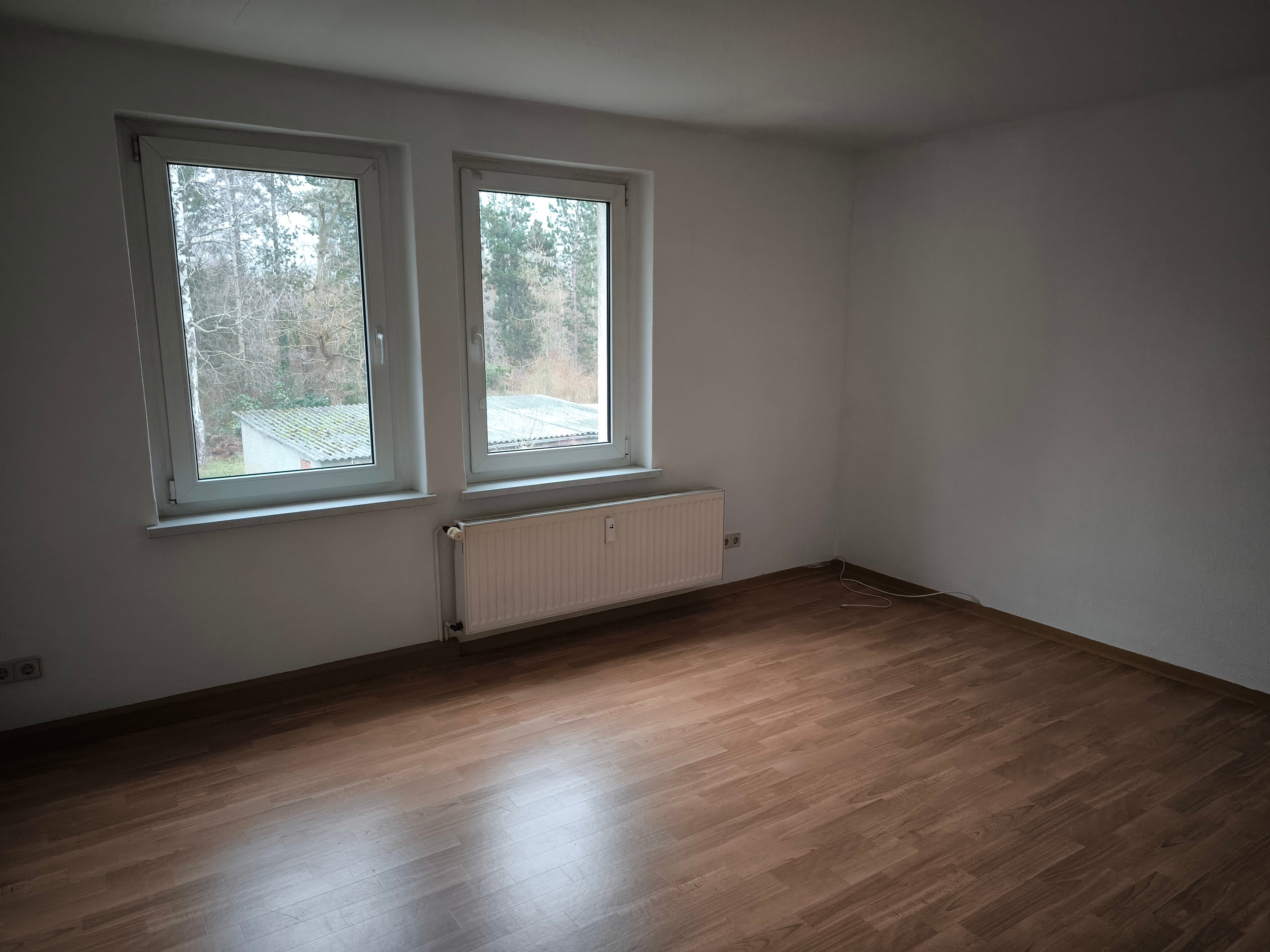 Wohnung zur Miete 390 € 3 Zimmer 63,8 m²<br/>Wohnfläche 1.<br/>Geschoss ab sofort<br/>Verfügbarkeit Kesselshainer Straße 32 Borna Borna 04552