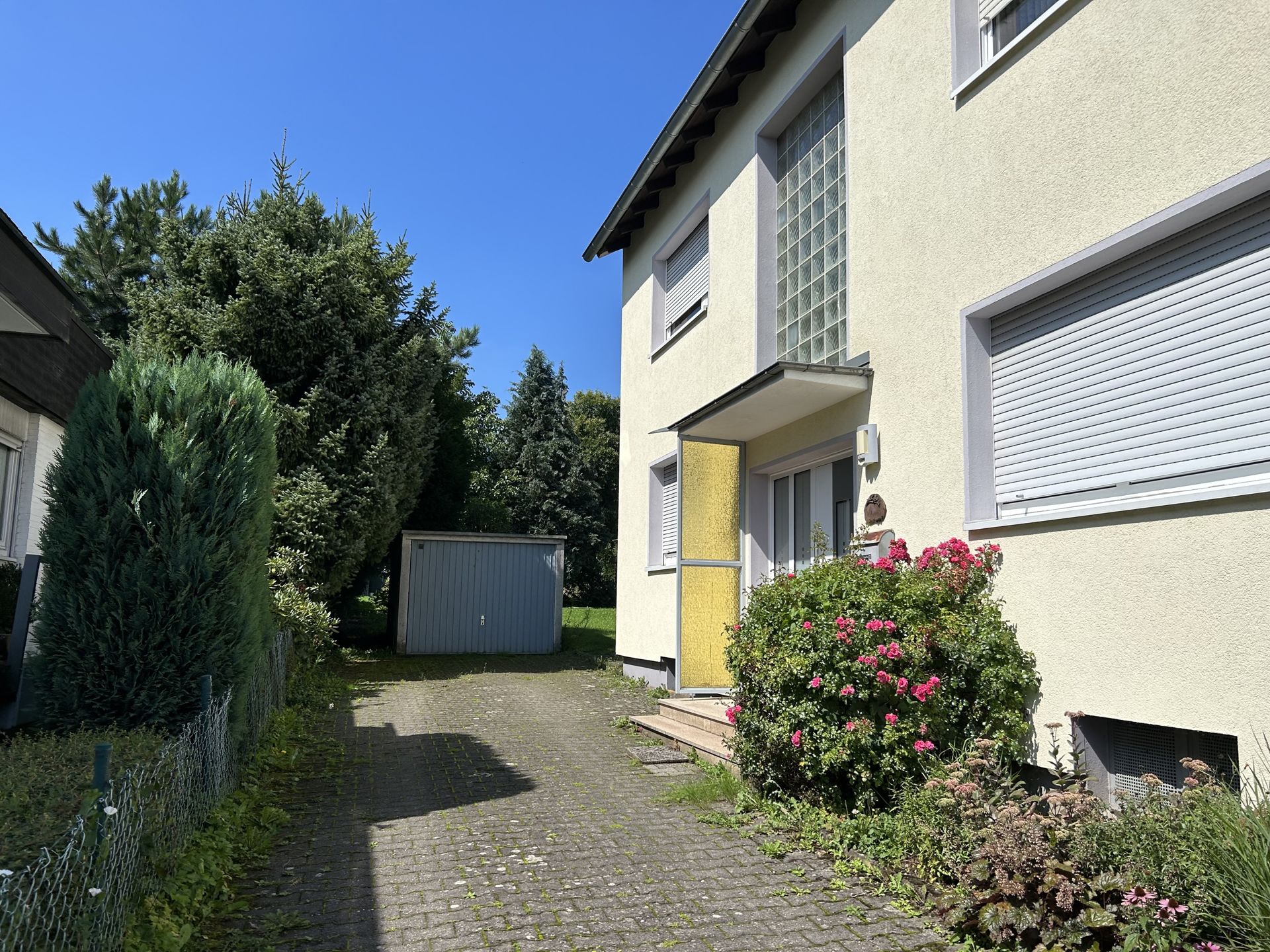 Mehrfamilienhaus zum Kauf 250.000 € 6 Zimmer 153 m²<br/>Wohnfläche 974 m²<br/>Grundstück Bad Driburg Bad Driburg 33014