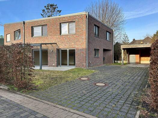 Wohnung zur Miete 1.380 € 4 Zimmer 134 m² frei ab 01.03.2026 Neustadt Neustadt am Rübenberge 31535