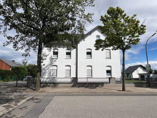 Wohnung zur Miete 410 € 2 Zimmer 66 m² 2. Geschoss Emmerkertorstr. 18 Borgentreich 34434