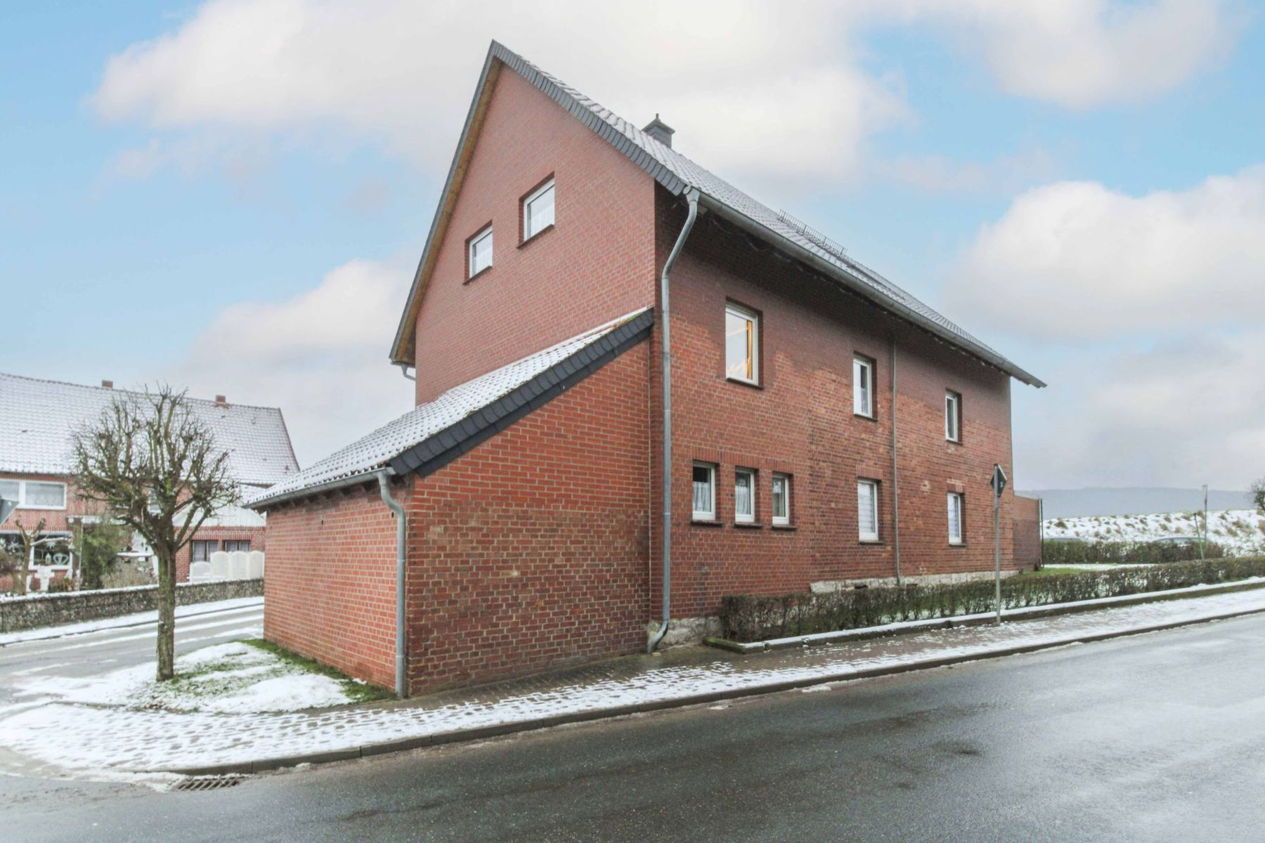 Mehrfamilienhaus zum Kauf provisionsfrei 150.000 € 10 Zimmer 270,8 m²<br/>Wohnfläche 388,1 m²<br/>Grundstück Hackenstedt Holle 31188