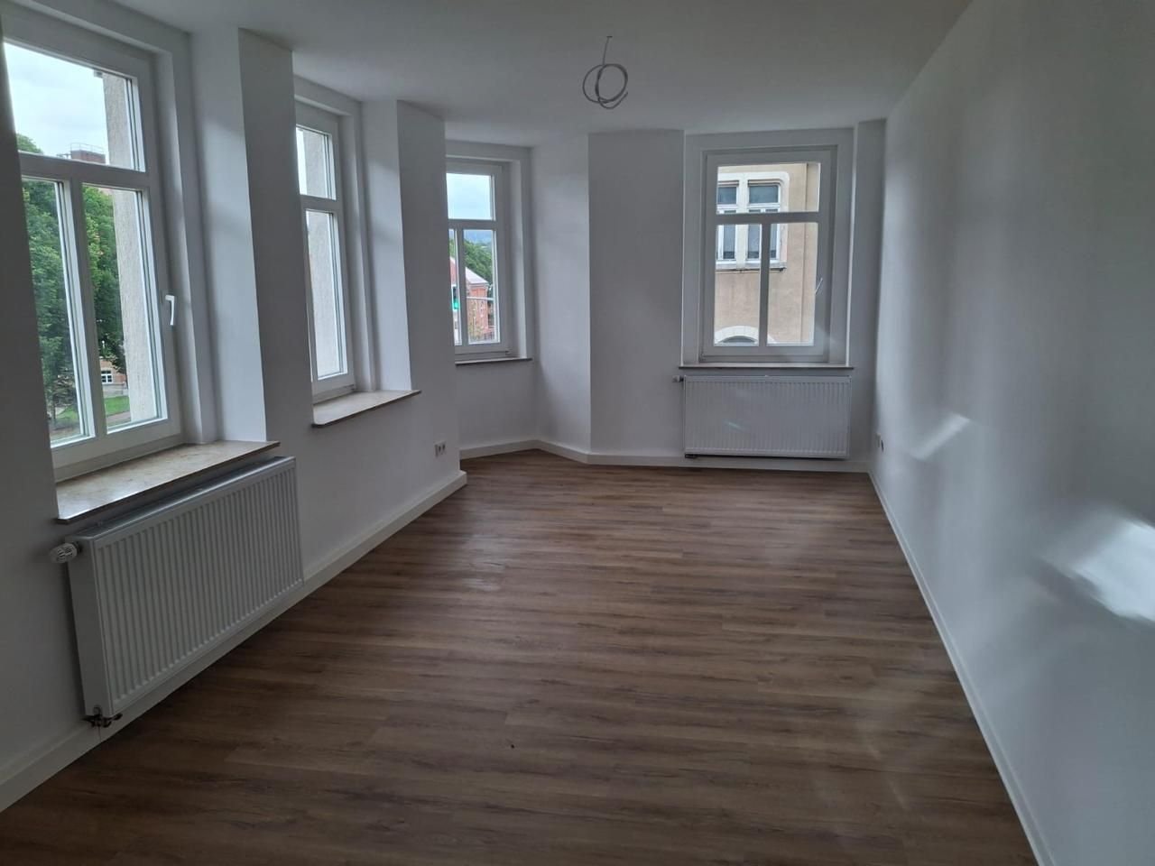 Wohnung zur Miete 475 € 4 Zimmer 95 m²<br/>Wohnfläche ab sofort<br/>Verfügbarkeit Kaiserstraße 37 Auerbach Auerbach 08209