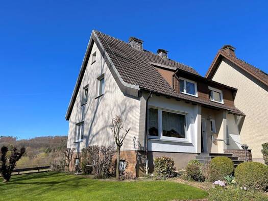Haus zum Kauf 210.000 € 7 Zimmer 144 m² 536 m² Grundstück Suttrop Warstein 59581