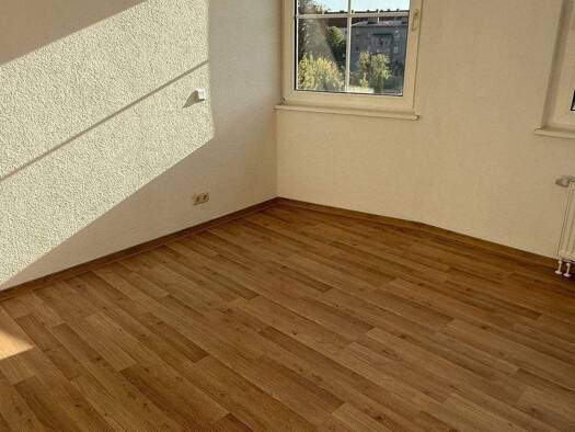 Wohnung zur Miete 405 € 3 Zimmer 76 m² 3. Geschoss frei ab sofort Bernburger Straße 15 Staßfurt 39418