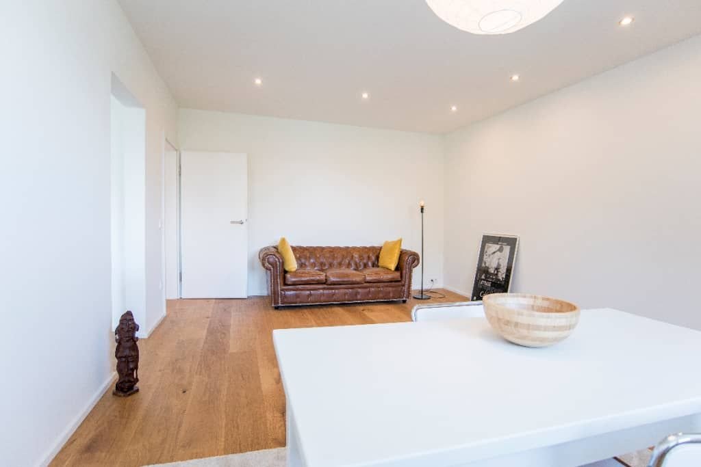 Wohnung zur Miete Wohnen auf Zeit 2.353 € 3 Zimmer 64 m²<br/>Wohnfläche 05.02.2025<br/>Verfügbarkeit Markgrafenstraße Oberkassel Düsseldorf 40545