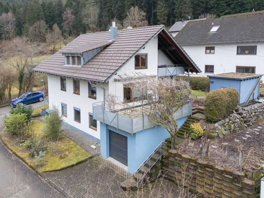 Mehrfamilienhaus zum Kauf 390.000 € 9 Zimmer 230 m² 490 m² Grundstück Alpirsbach 72275
