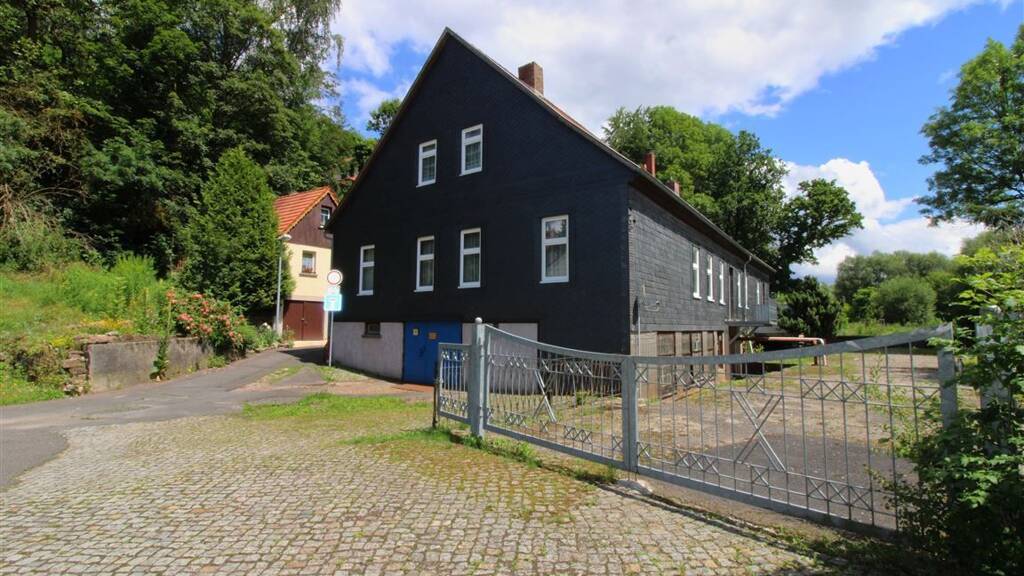 Mehrfamilienhaus zum Kauf 250.000 € 15 Zimmer 400 m² 2.717 m² Grundstück frei ab sofort Suhl 98529