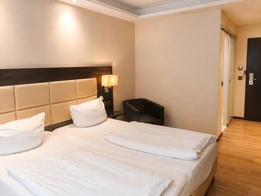 Wohnung zur Miete 580 € 1 Zimmer 18 m² EG frei ab sofort Kriegsstraße 51 Südweststadt Südweststadt 76133