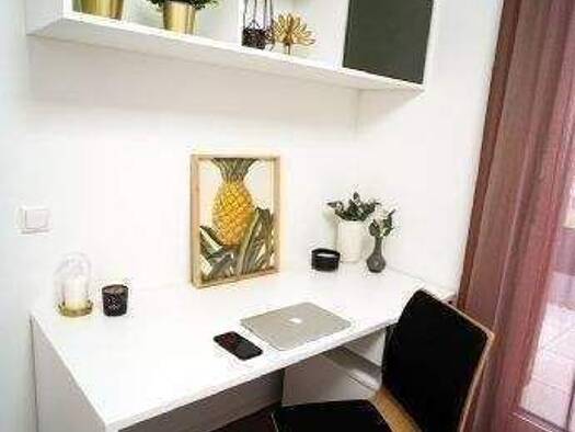Studio zur Miete 666 € 1 Zimmer 33 m² 2. Geschoss frei ab 01.10.2026 Regensburger Straße 6 Glockenhof Weiterer Innenstadtgürtel Süd 90478