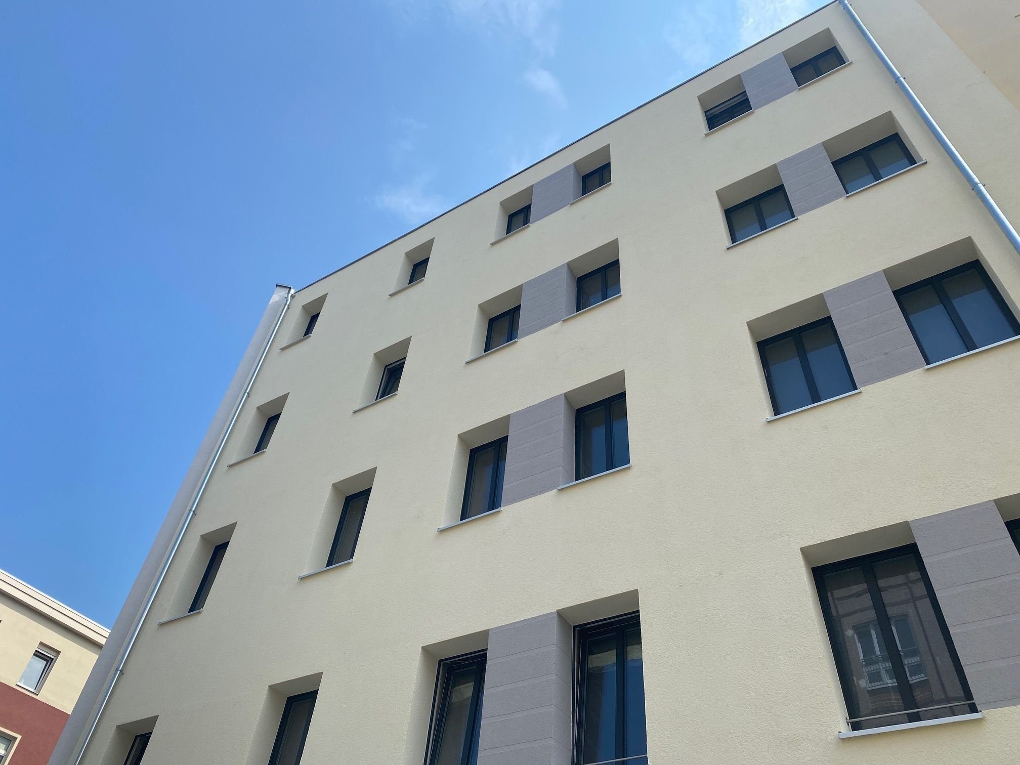 Wohnung zur Miete 995 € 3 Zimmer 82,6 m²<br/>Wohnfläche 4.<br/>Geschoss ab sofort<br/>Verfügbarkeit Jacobstraße 23 Südliche Innenstadt Halle (Saale) 06110