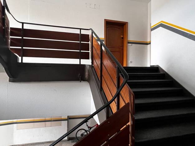 Bürogebäude zur Miete 1.200 € 295 m² Bürofläche Innenstadt Hof 95028