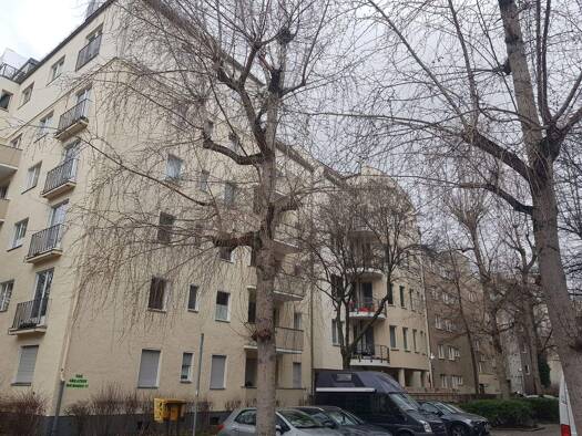 Tiefgaragenstellplatz zur Miete provisionsfrei 131 € Oldenburger Straße 35 A Moabit Berlin 10551