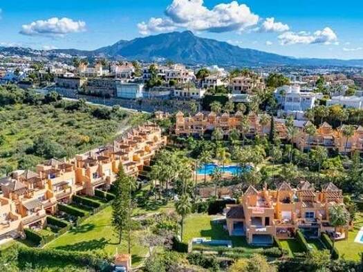 Reihenhaus zur Miete 3.200 € 3 Zimmer 155 m² Atalaya Hill-Club, 1 Benahavís 29679