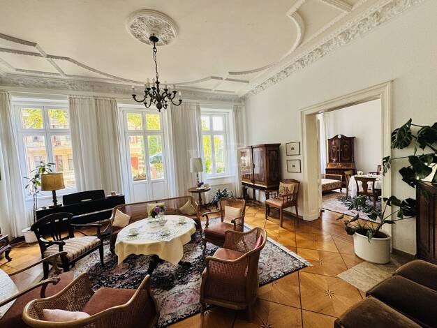 Herrenhaus zum Kauf 999.000 € 28 Zimmer 765 m² 666 m² Grundstück Innenstadt Görlitz 02826