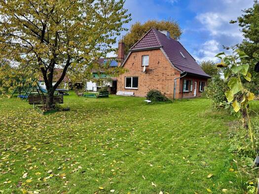 Einfamilienhaus zum Kauf 260.000 € 5 Zimmer 130 m² 4.500 m² Grundstück Brahlstorf 19273