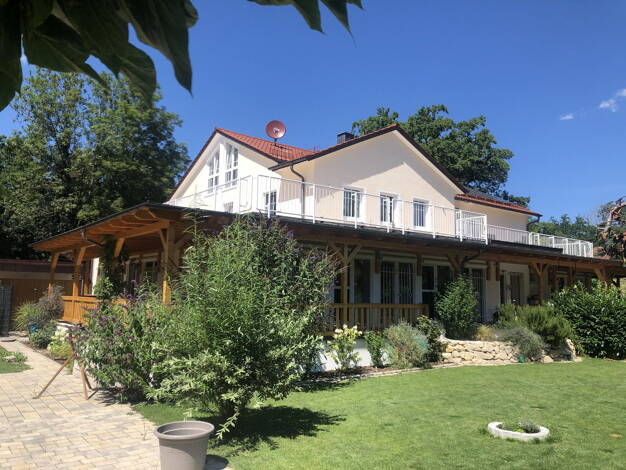 Mehrfamilienhaus zum Kauf provisionsfrei 2.349.000 € 17 Zimmer 600 m² 1.598 m² Grundstück Neulindach Fürstenfeldbruck 82256
