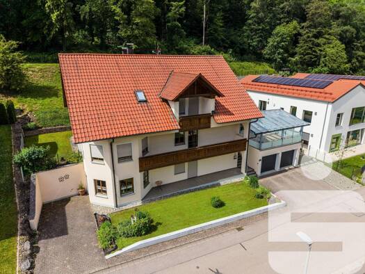Einfamilienhaus zum Kauf 8 Zimmer 225,7 m² 884 m² Grundstück Breitenbrunn Breitenbrunn 92363