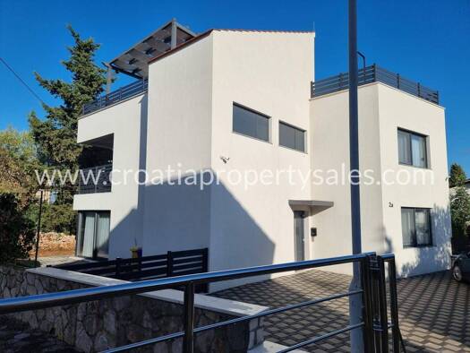 Einfamilienhaus zum Kauf 880.000 € 4 Zimmer 185 m² 330 m² Grundstück Hvar 21450