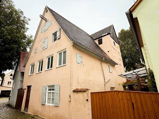 Haus zum Kauf 370.000 € 5 Zimmer 248,4 m² 125 m² Grundstück Nördlingen Nördlingen 86720