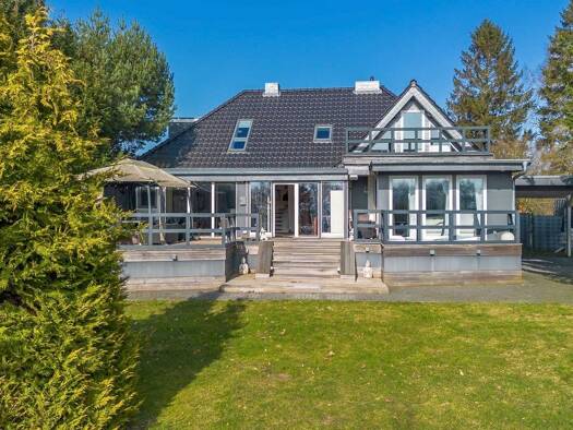 Einfamilienhaus zum Kauf provisionsfrei 698.000 € 8 Zimmer 300 m² 1.400 m² Grundstück Pönitz Scharbeutz 23684