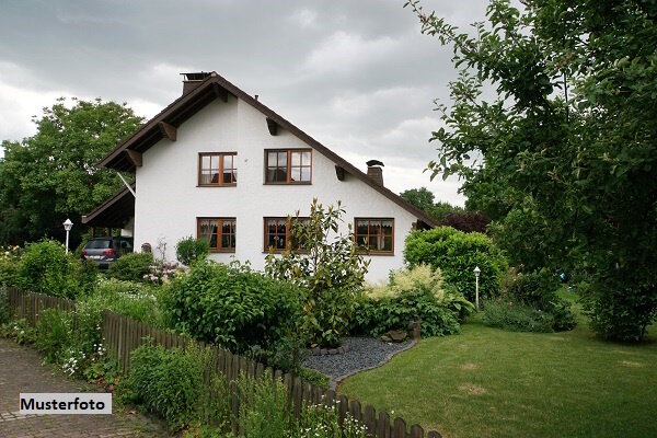 Mehrfamilienhaus zum Kauf 147.000 € 9 Zimmer 197 m²<br/>Wohnfläche 340 m²<br/>Grundstück Kernstadt Stadthagen 31655