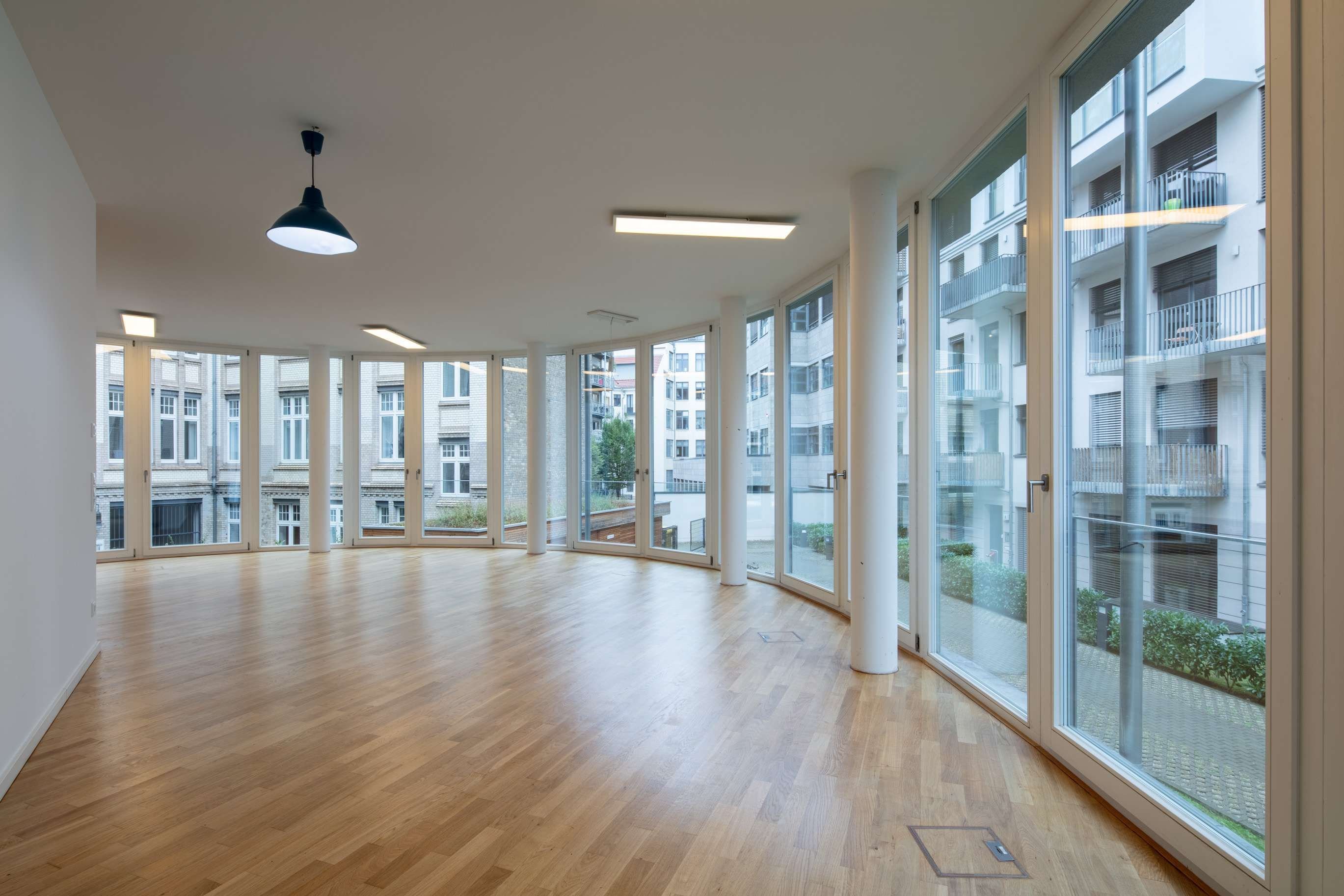 Bürofläche zur Miete provisionsfrei 2.750 € 106,8 m²<br/>Bürofläche Mitte Berlin 10179