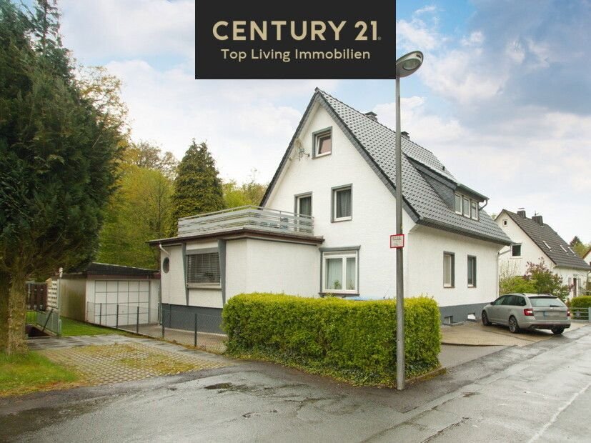 Einfamilienhaus zum Kauf 330.000 € 9 Zimmer 170 m²<br/>Wohnfläche 911 m²<br/>Grundstück Detmold - Kernstadt Detmold 32756