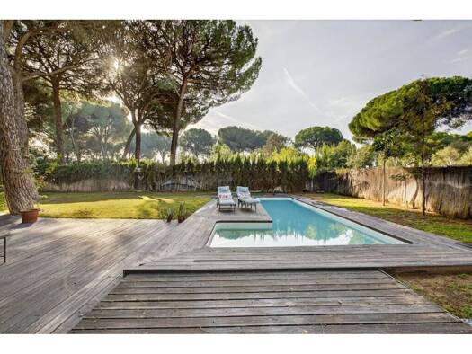 Villa zum Kauf 620.000 € 3 Zimmer 216 m² 911 m² Grundstück >C. Abeto > Bollullos de la Mitación 41110