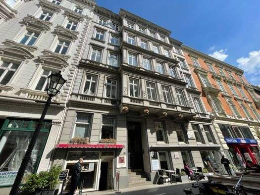 Wohnung zur Miete 1.661 € 4 Zimmer 83,5 m² 3. Geschoss frei ab 01.03.2026 Colonnaden 104 Neustadt Hamburg 20354