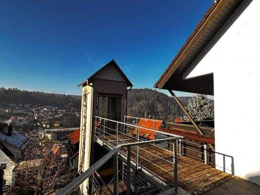 Haus zur Miete 2.700 € 6,5 Zimmer 240 m² 1.348 m² Grundstück Calw 75365