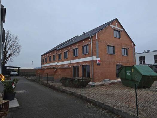 Reihenendhaus zum Kauf - Erstbezug provisionsfrei 695.000 € 5 Zimmer 106,4 m² 160,6 m² Grundstück frei ab 01.05.2026 Westring 22 Kösching 85092