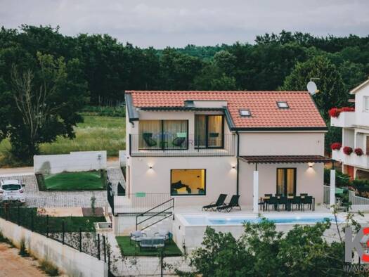 Haus zum Kauf 695.000 € 4 Zimmer 232 m² 982 m² Grundstück Tinjan 52444