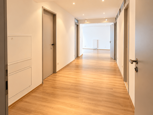 Wohnung zur Miete 690 € 3 Zimmer 107,1 m² 1. Geschoss frei ab sofort Kramerstraße 15 Furth Furth im Wald 93437