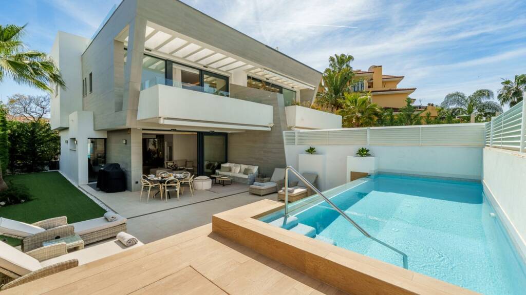 Villa zum Kauf 2.675.000 € 6 Zimmer 297 m² Marbella - Puerto Banus 29660