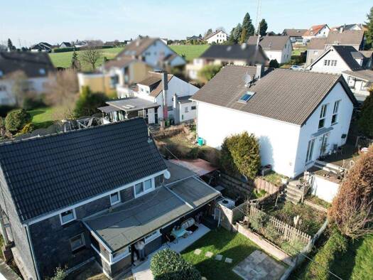 Haus zum Kauf 649.000 € 21 Zimmer 445,7 m² 1.284 m² Grundstück Burscheid Burscheid / Heddinghofen 51399