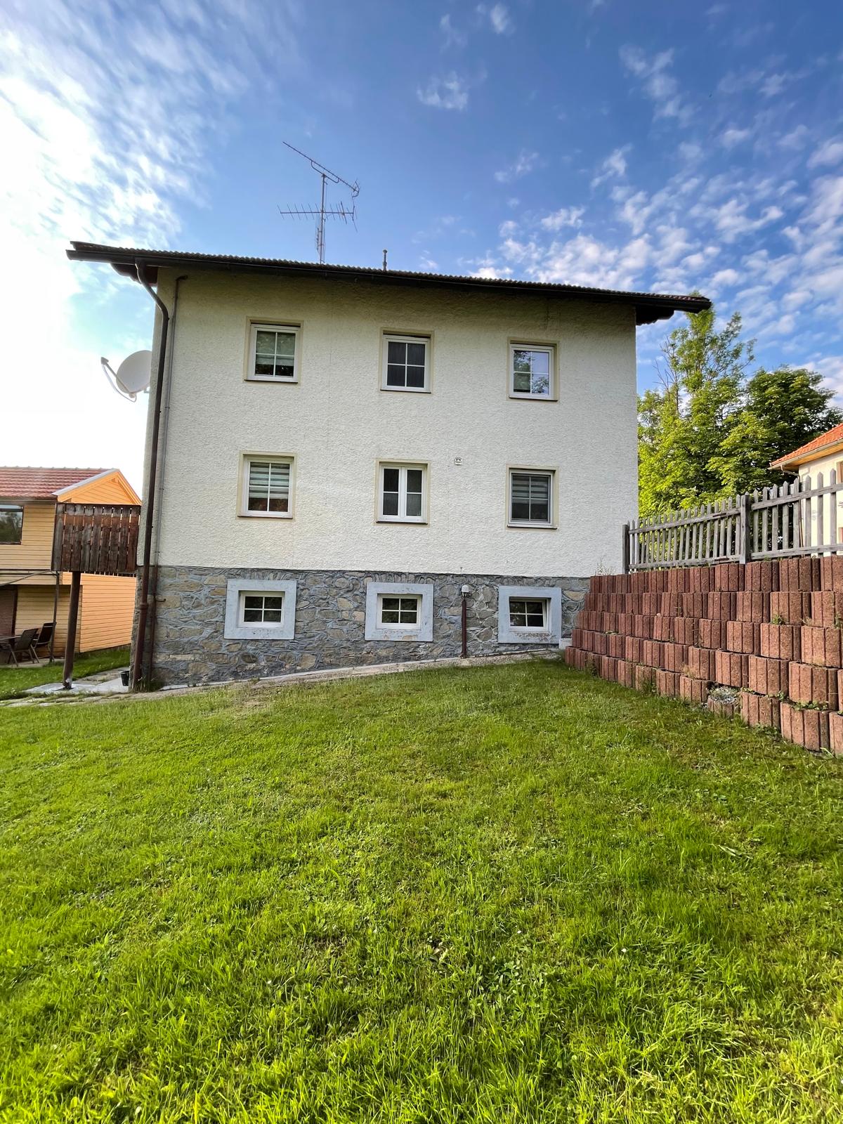 Einfamilienhaus zum Kauf 319.000 € 9 Zimmer 136,4 m²<br/>Wohnfläche 1.346 m²<br/>Grundstück ab sofort<br/>Verfügbarkeit Musterstrasse 8 Reichenberg Sankt Oswald-Riedlhütte 94566