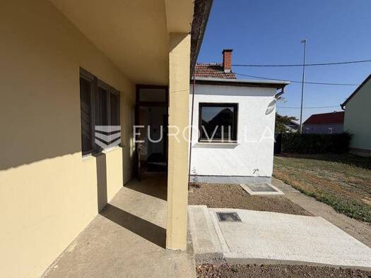Einfamilienhaus zum Kauf 99.000 € 2 Zimmer 140 m² Pavićeva Đakovo 31400