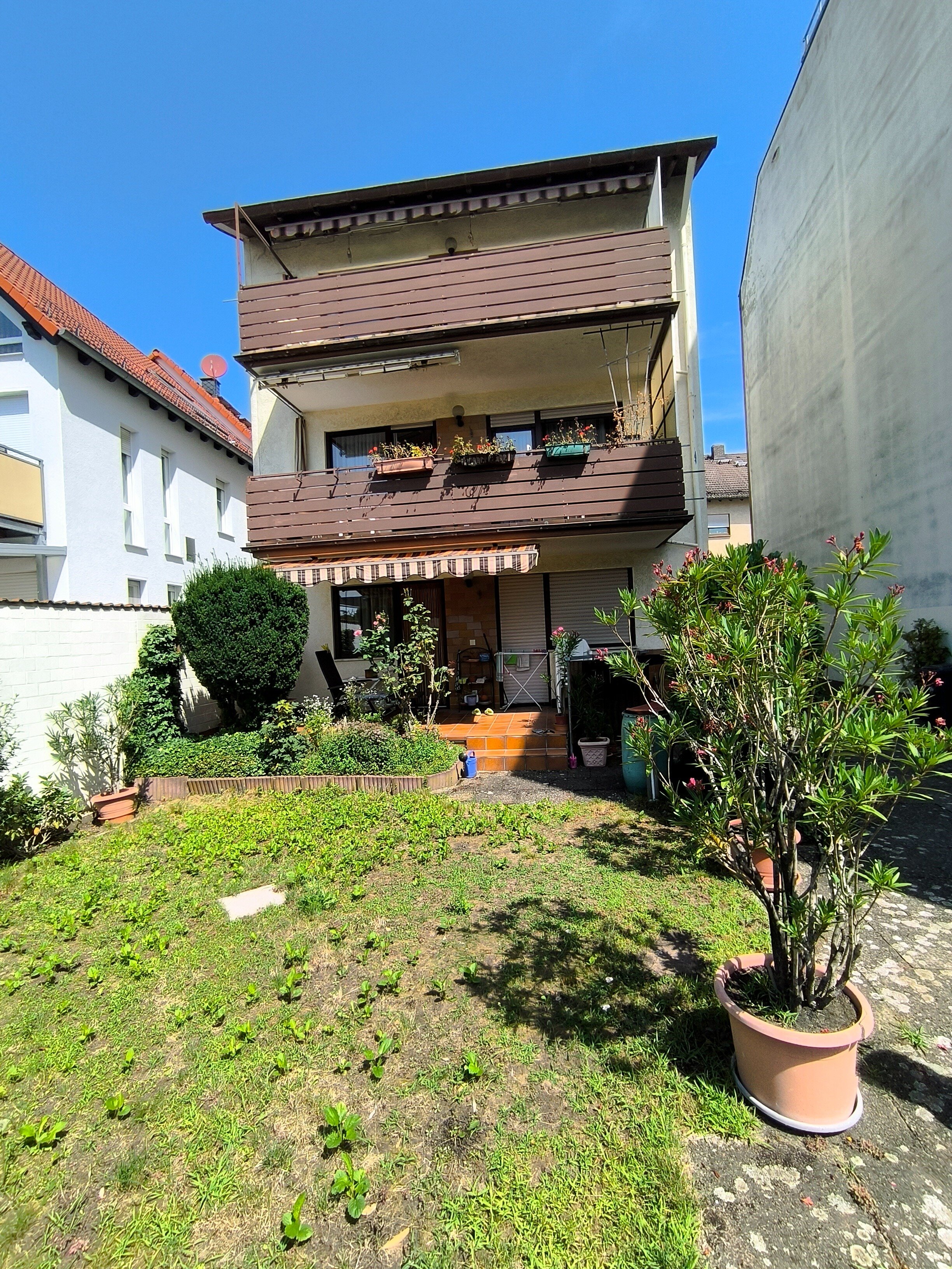 Mehrfamilienhaus zum Kauf 698.500 € 9 Zimmer 233 m²<br/>Wohnfläche 577 m²<br/>Grundstück Walldorf Mörfelden-Walldorf 64546