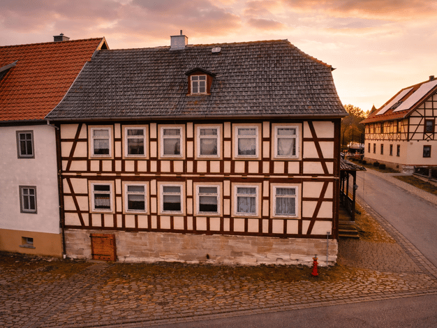 Einfamilienhaus zum Kauf 69.000 € 5 Zimmer 150 m² 355 m² Grundstück Heldburg Bad Colberg-Heldburg 98663