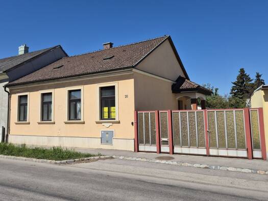 Einfamilienhaus zum Kauf 250.000 € 2 Zimmer 90 m² 566 m² Grundstück Sierndorf 2011