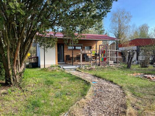 Bungalow zum Kauf provisionsfrei 55.000 € 2 Zimmer 28 m² 300 m² Grundstück Am See 2 Atterwasch Schenkendöbern 03172