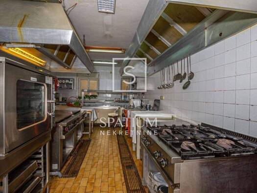 Ladenfläche zum Kauf 750.000 € 6 Zimmer Crikvenica Centar