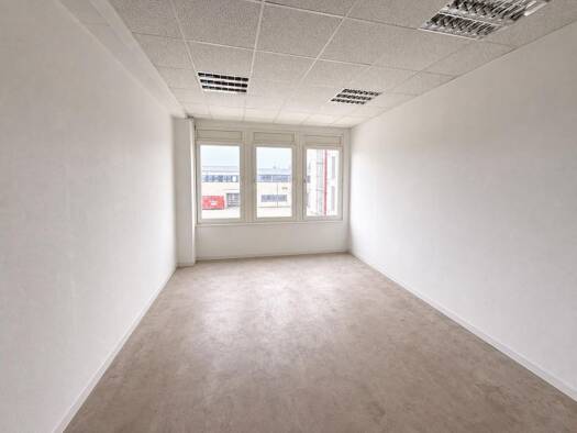 Lagerhalle zur Miete 8,50 € 120 m² Lagerfläche Schnackenburgallee 17 Bahrenfeld Hamburg 22525