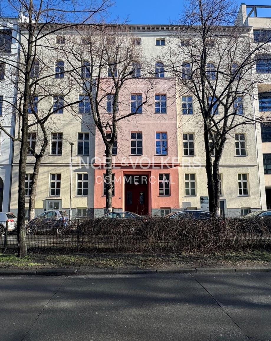 Büro-/Praxisfläche zur Miete 28 € 711 m²<br/>Bürofläche ab 711 m²<br/>Teilbarkeit Kreuzberg Berlin 10963